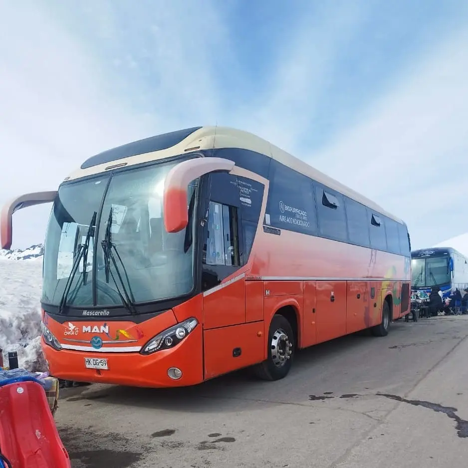 bus turístico de Buses Crisema, modelo Mascarello Roma 350, ideal para viajes especiales